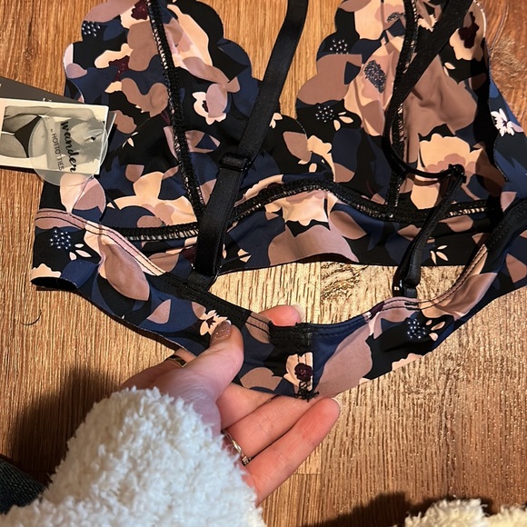 Bralette and High Waist Panty Set - Picture 9 of 9